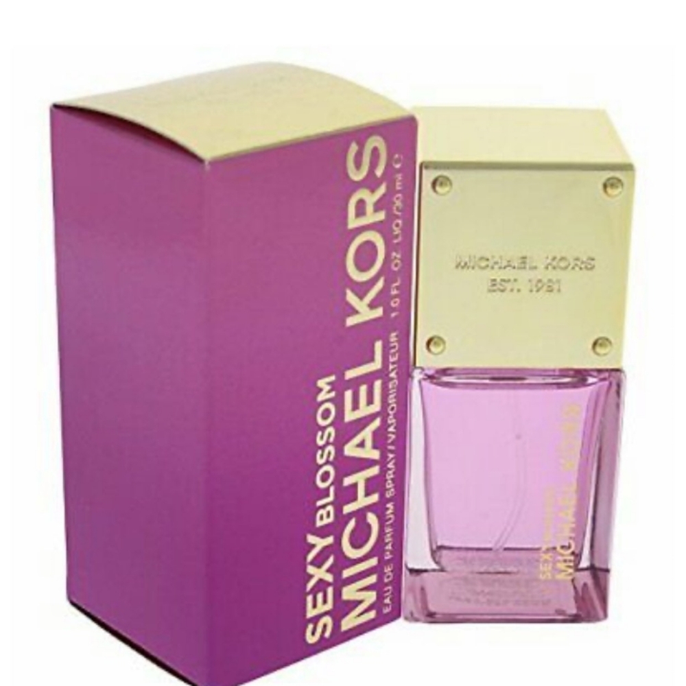 Michael Kors Sexy Blossom Perfume